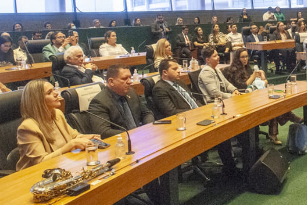 CRBM2 participa de Sessão Solene na Câmara Legislativa do DF em homenagem ao Dia do Biomédico